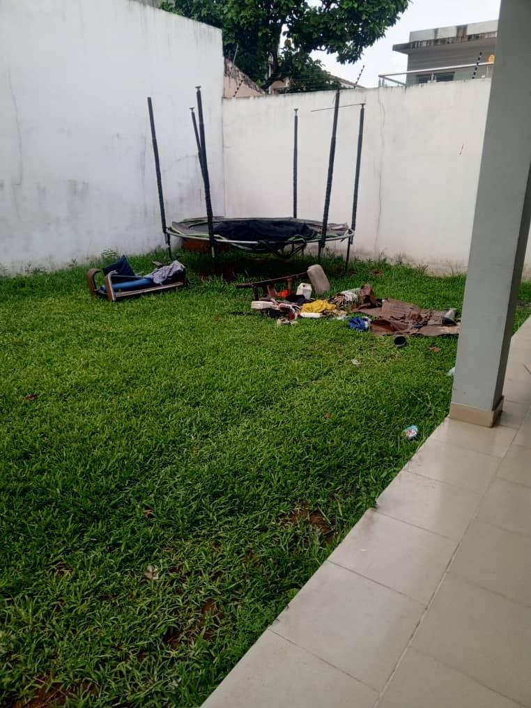 Vente d'une Maison / Villa : Abidjan-Cocody-Riviera (CITE JACQUES PREVERT 2)