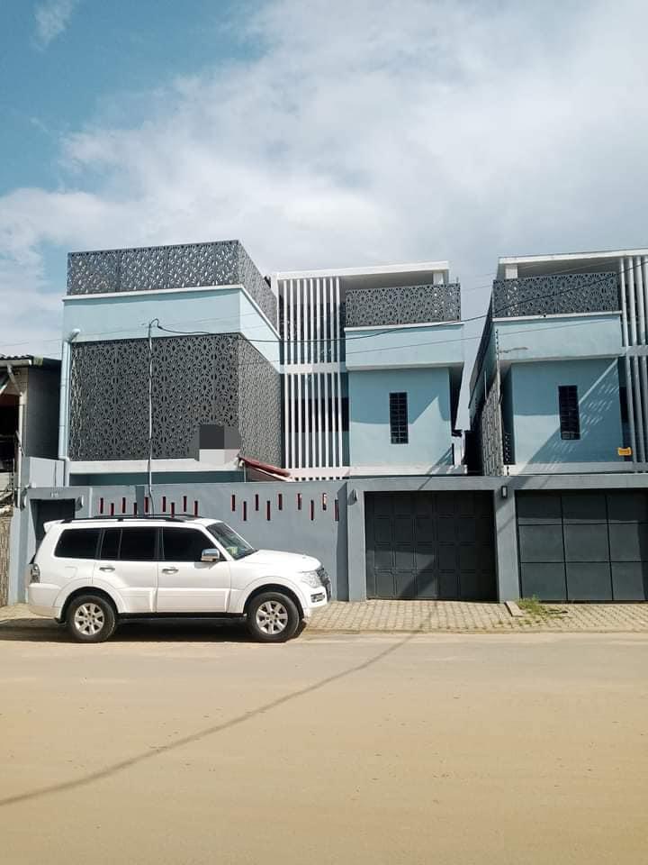 Location d'une Maison / Villa de 7 pièce(s) à 1.500.000 FCFA : Abidjan-Cocody-Angré (Angre chu )