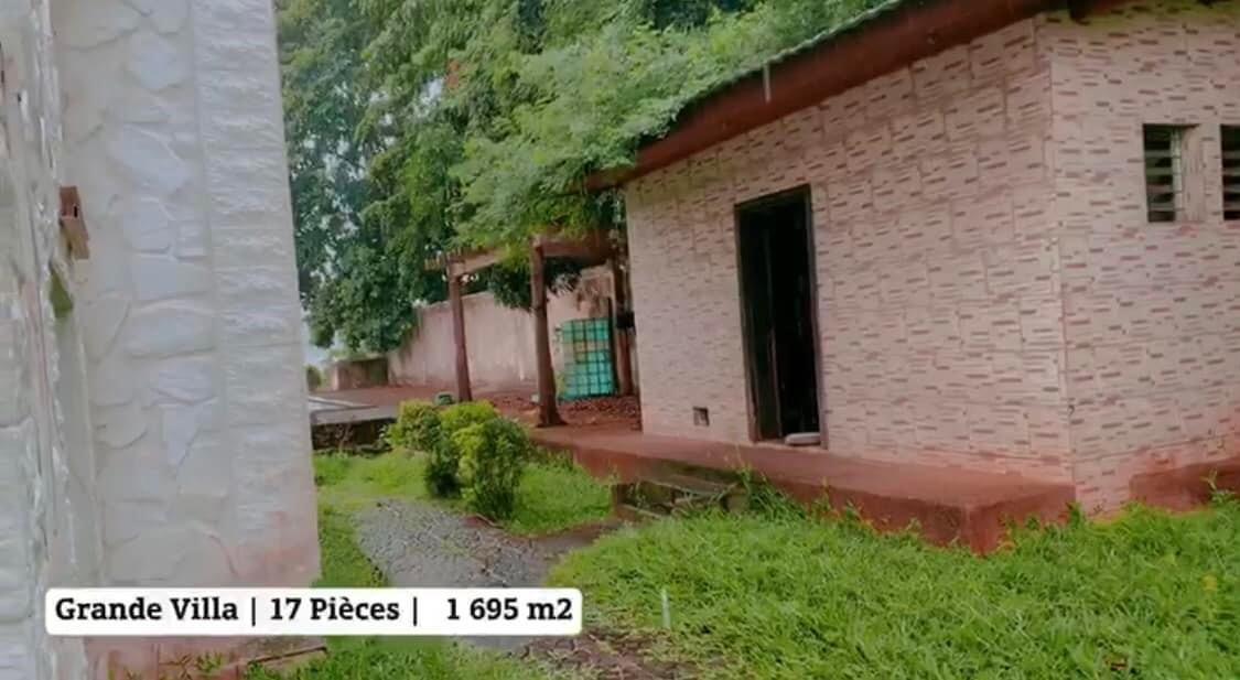 Vente d'une Maison / Villa de 17 pièce(s) à 1.800.000.000 FCFA : Abidjan-Cocody centre (Centre )