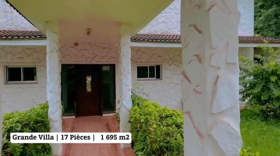 Vente d'une Maison / Villa de 17 pièce(s) à 1.800.000.000 FCFA : Abidjan-Cocody centre (Centre )