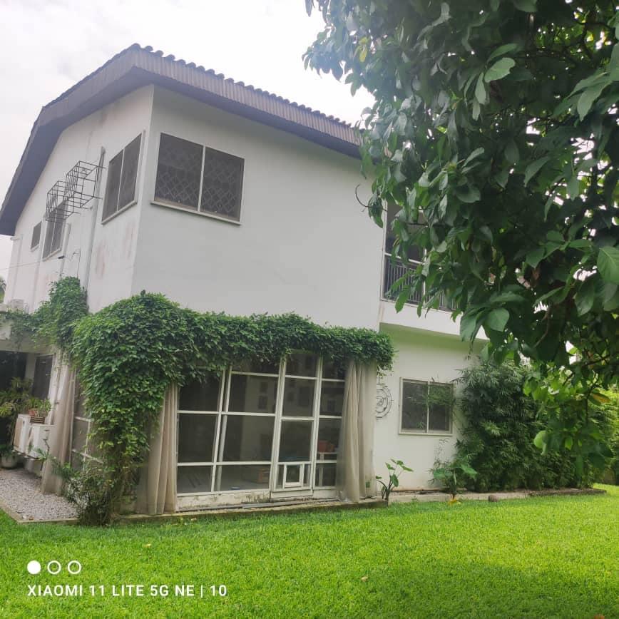 Location d'une Maison / Villa de 8 pièce(s) à 1.500.000 FCFA : Abidjan-Cocody-Riviera (riviera 3 cite hibiscus)