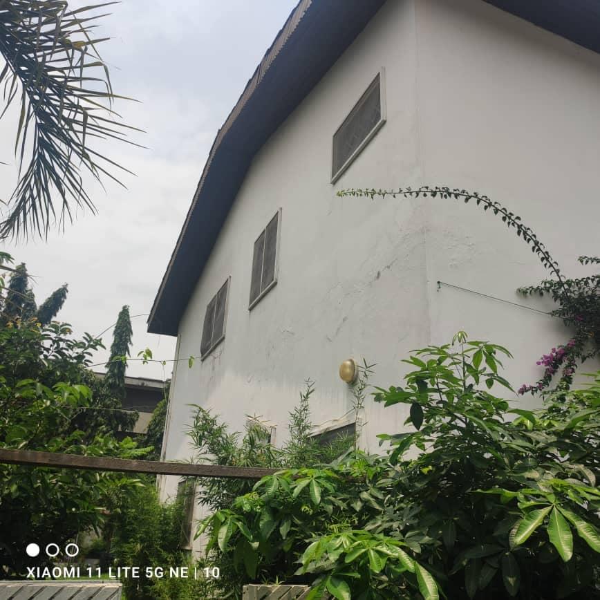 Location d'une Maison / Villa de 8 pièce(s) à 1.500.000 FCFA : Abidjan-Cocody-Riviera (riviera 3 cite hibiscus)