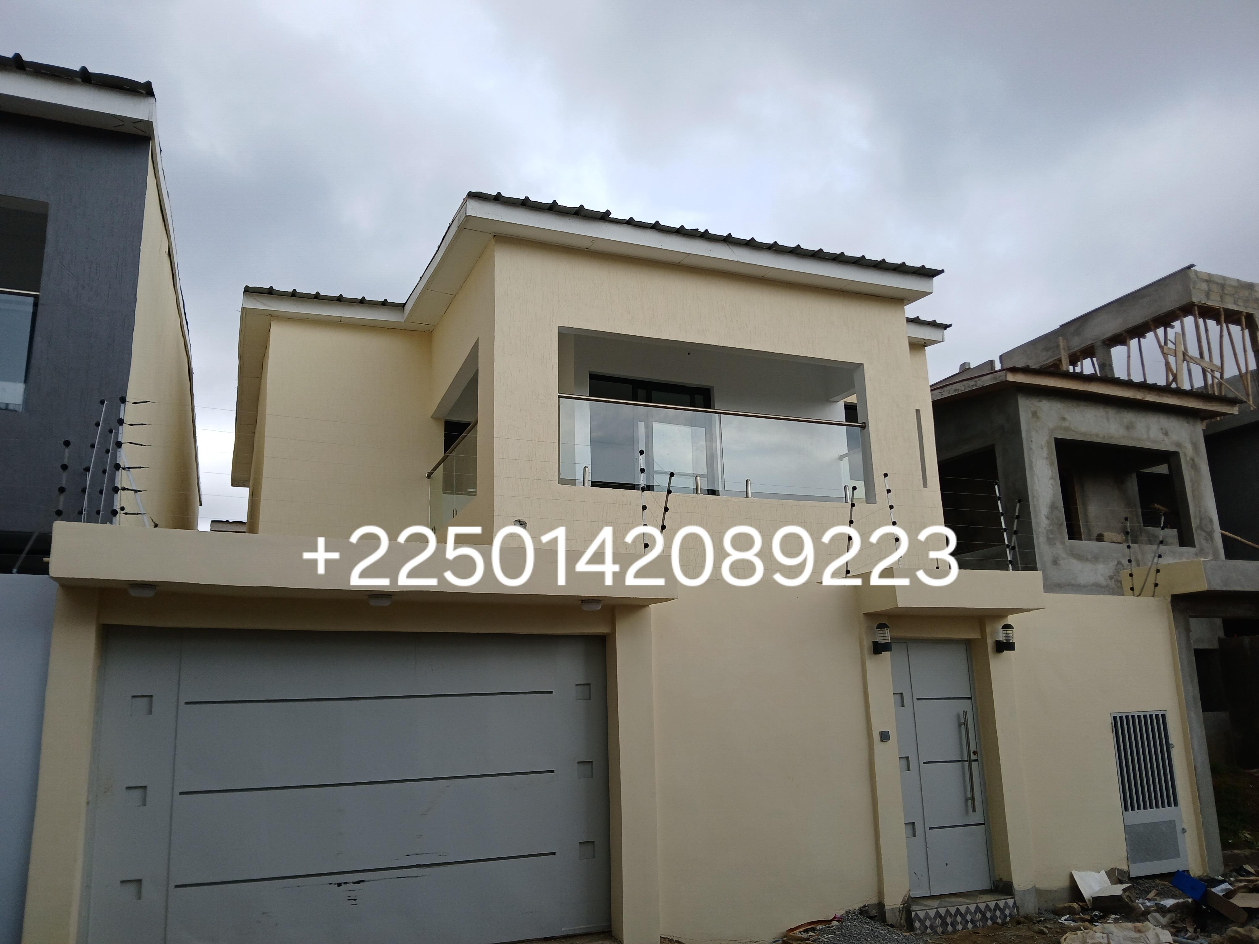 Vente d'une Maison / Villa de 4 pièce(s) à 45.000.000 FCFA : Bingerville-Bingerville (Akandjer )