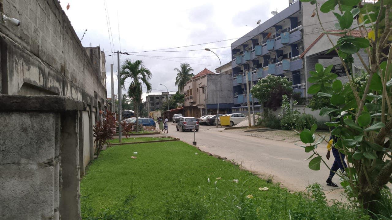 Vente d'un Terrain : Abidjan-Cocody-Angré (Angre 7 )