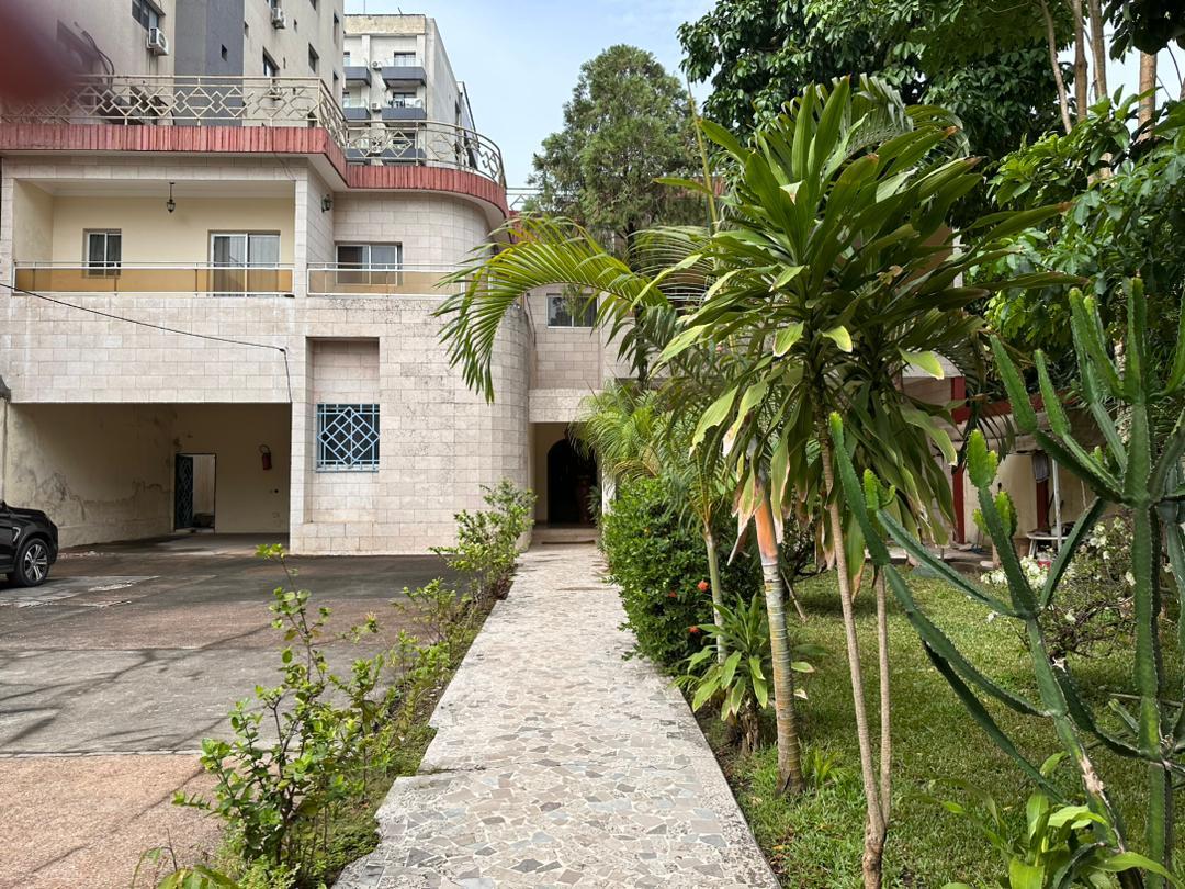 Vente d'une Maison / Villa de 11 pièce(s) à 2.000.000.000 FCFA : Abidjan-Marcory (Marcory résidentiel )