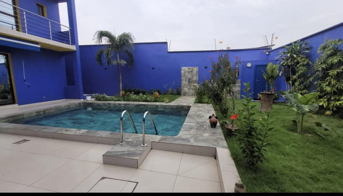 Vente d'une Maison / Villa de 6 pièce(s) à 500.000.000 FCFA : Abidjan-Cocody-Riviera (Faya abatta )