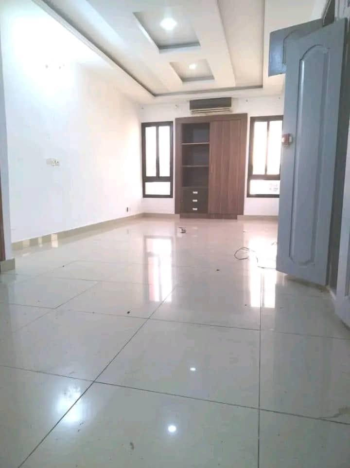 Vente d'une Maison / Villa de 5 pièce(s) à 120.000.000 FCFA : Bingerville-Bingerville (ABATTA CITE BCEAO)