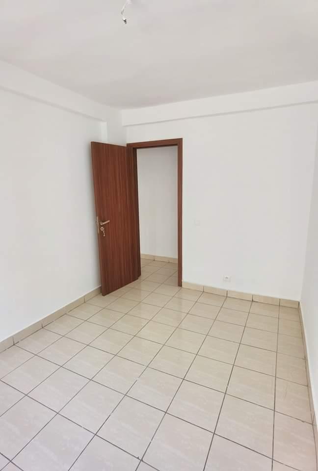 Location d'un Appartement de 4 pièce(s) à 180.000 FCFA : Abidjan-Yopougon (LOCODJRO )