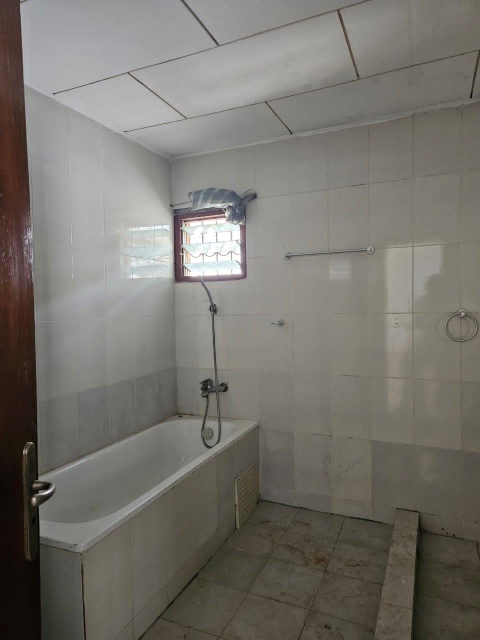 Vente d'une Maison / Villa à 120.000.000 FCFA : Abidjan-Cocody-Riviera (RIVIERA FAYA CITE LAURIER 9)