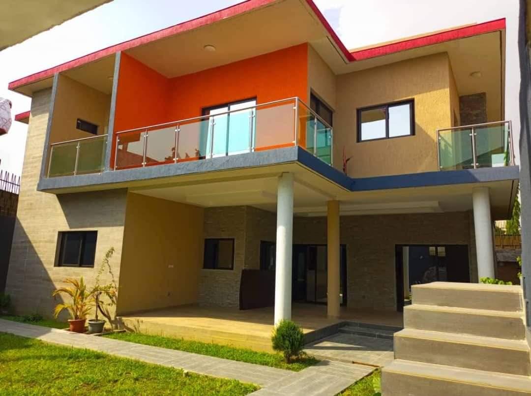 Vente d'une Maison / Villa : Abidjan-Cocody-Riviera (Rivera 4 ambassade de )