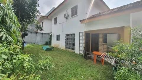 Vente d'une Maison / Villa de 4 pièce(s) à 160.000.000 FCFA : Abidjan-Cocody-Riviera (FAYA SYNATRESOR)