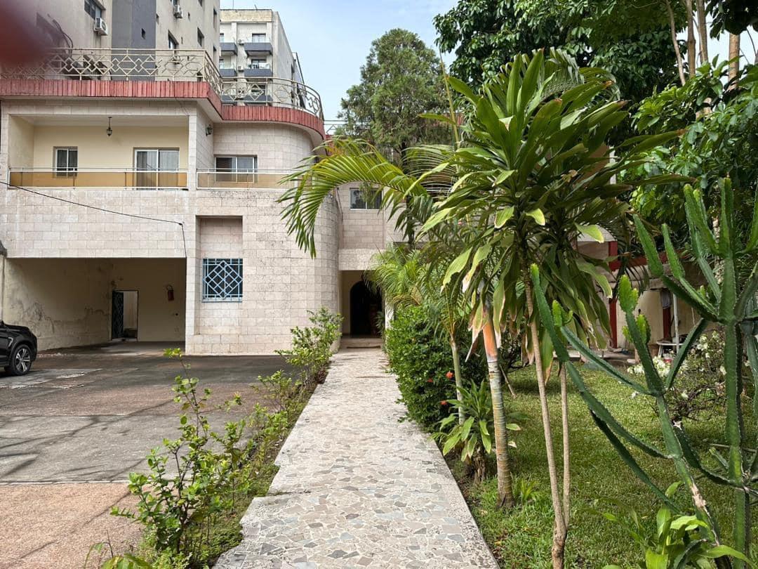 Vente d'une Maison / Villa de 11 pièce(s) à 2.000.000.000 FCFA : Abidjan-Marcory (Maricory, résidentiel)