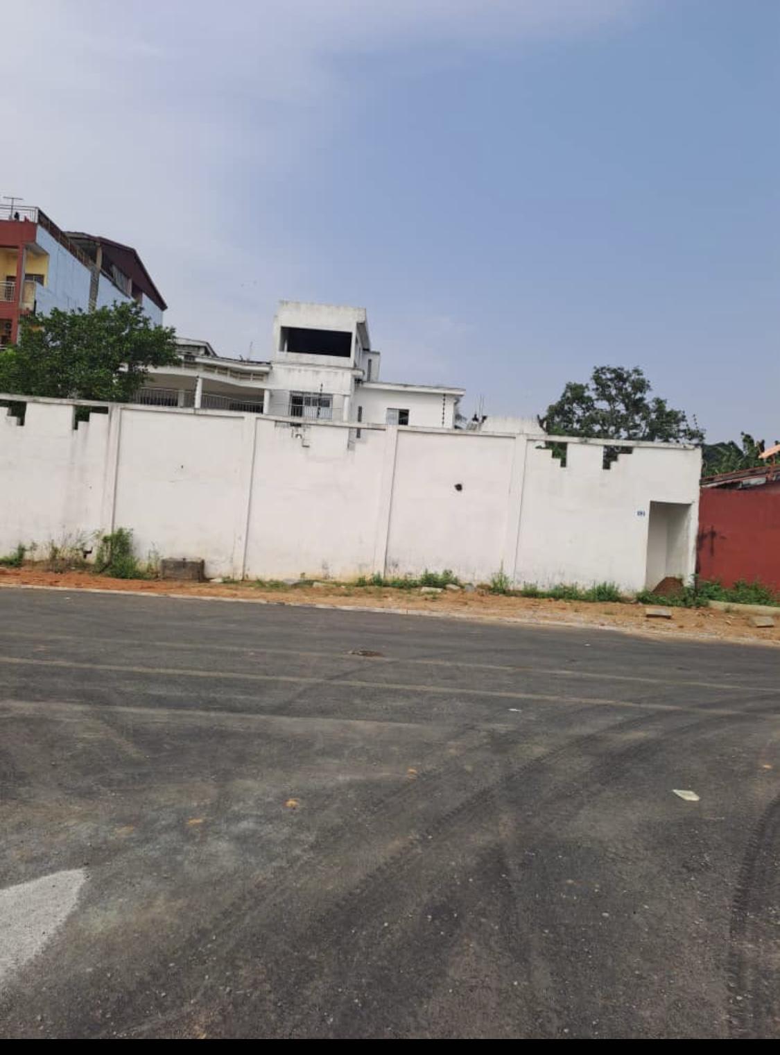 Vente d'une Maison / Villa de 10 pièce(s) à 280.000.000 FCFA : Abidjan-Bingerville (Bingerville )