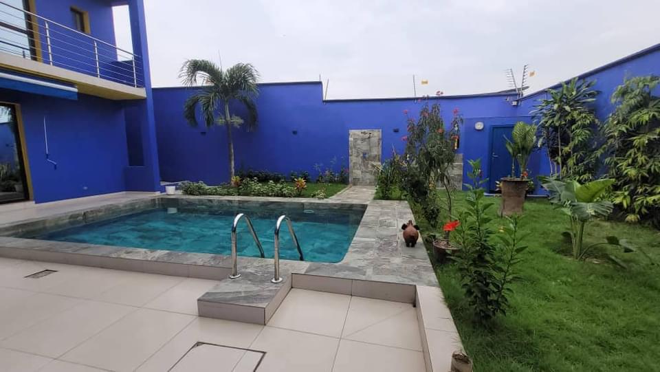 Vente d'une Maison / Villa de 7 pièce(s) à 500.000.000 FCFA : Abidjan-Cocody-Riviera (Attoban )