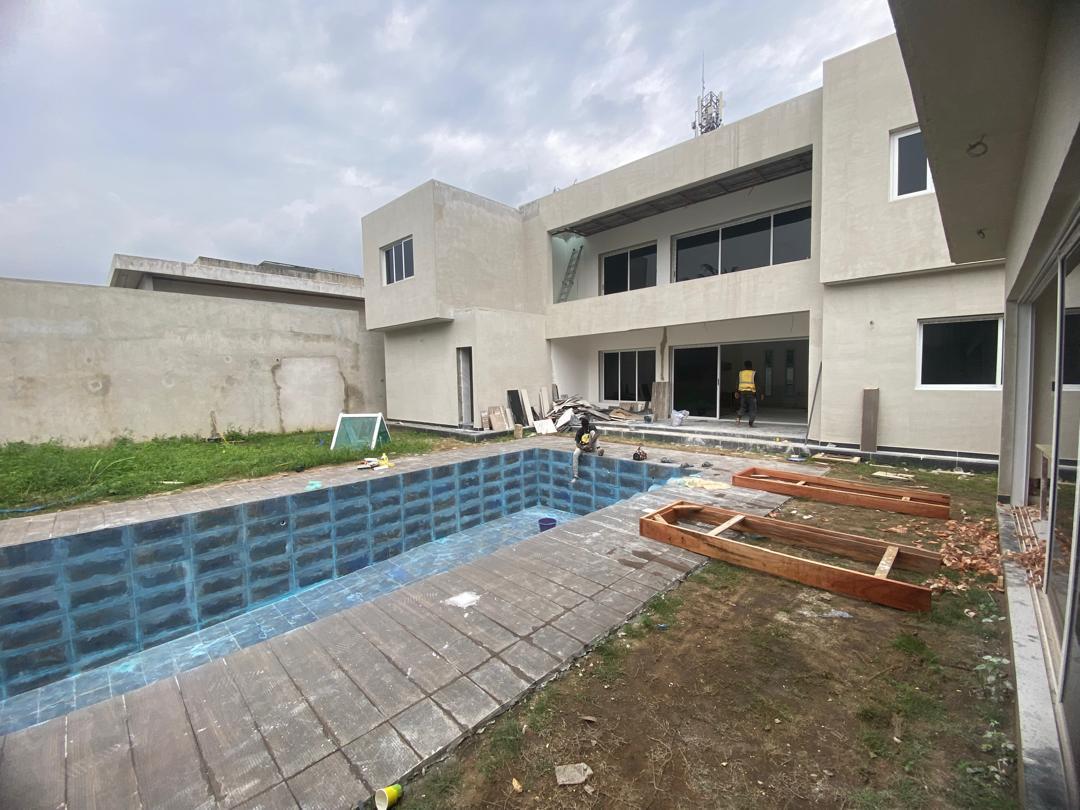 Location d'une Maison / Villa de 7 pièce(s) à 4.000.000 FCFA : Abidjan-Cocody-Riviera (Rivera 4)