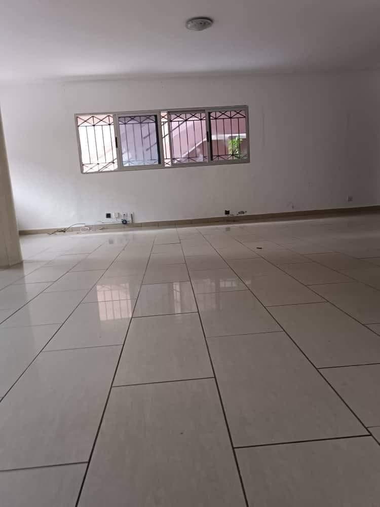 Location d'une Maison / Villa : Abidjan-Cocody-Riviera (COCODY RIVIERA BONOUMIN CITE ABRI)