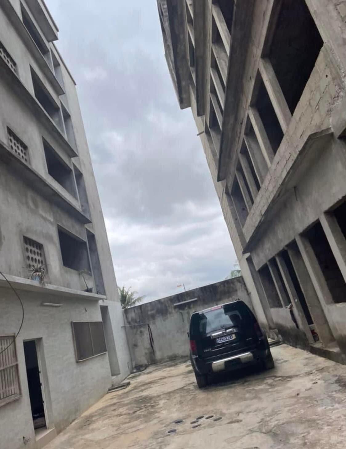 Vente d'un Immeuble à 580.000.000 FCFA  : Abidjan-Cocody-Riviera (Rivera 3)