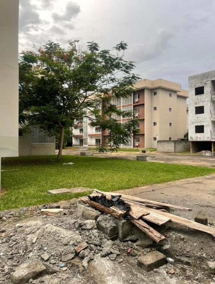 Vente d'un Immeuble à 1.300.000.000 FCFA  : Abidjan-Cocody-Riviera (Rivera 3)