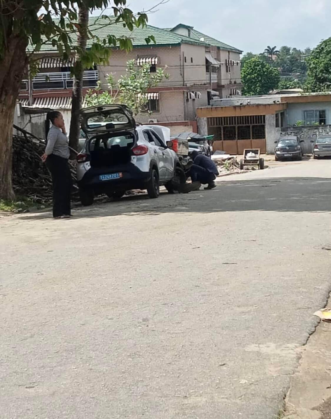 Vente d'un Terrain à 600.000.000 FCFA  : Abidjan-Cocody-2 Plateaux (Vallon )