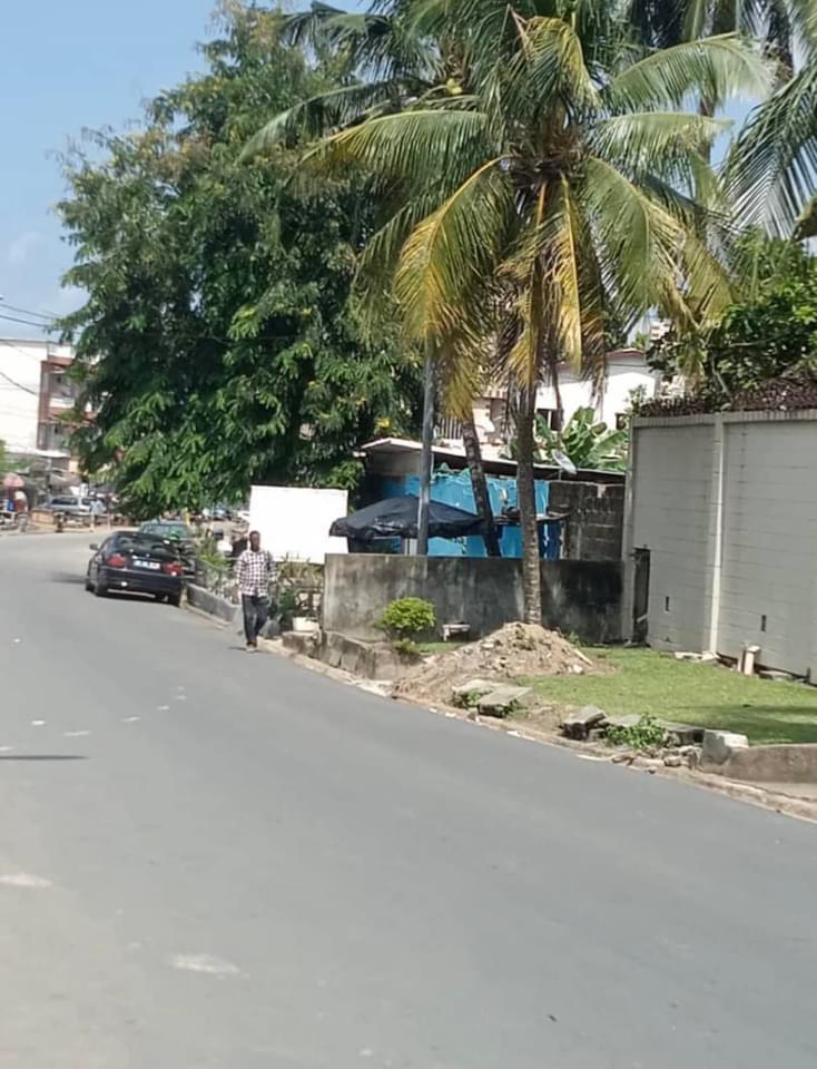 Vente d'un Terrain à 600.000.000 FCFA  : Abidjan-Cocody-2 Plateaux (Vallon )