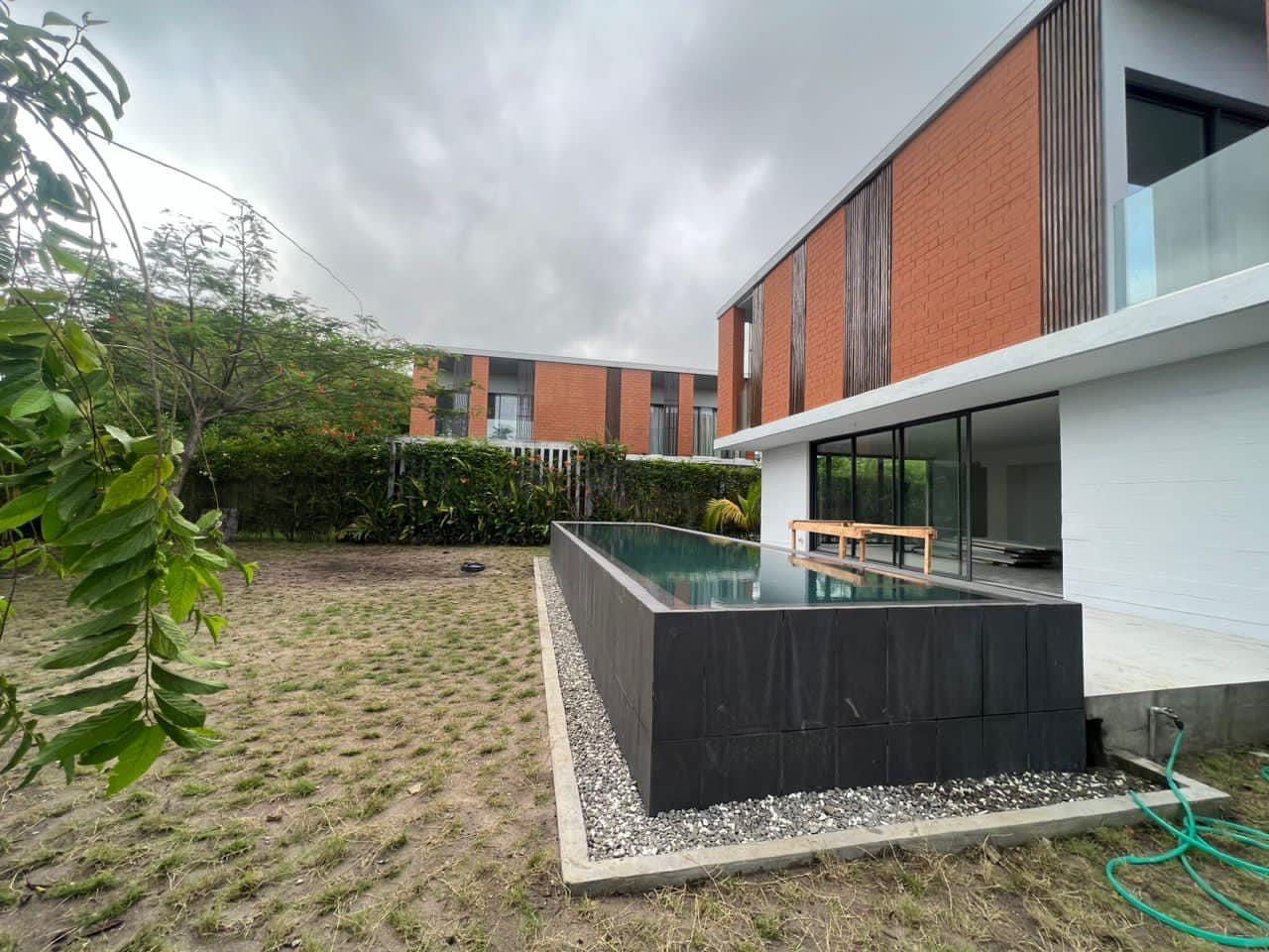 Location d'une Maison / Villa de 5 pièce(s) à 2.500.000 FCFA : Abidjan-Cocody-Riviera (Rivera golf 4)