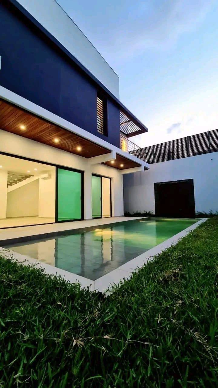 Location d'une Maison / Villa : Abidjan-Cocody-Riviera (COCODY RIVIERA 4 CITE VERDOYANTE)
