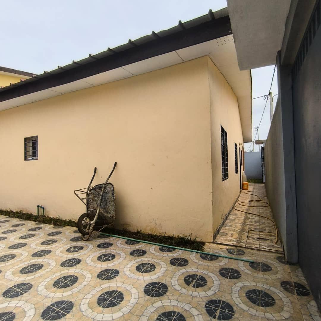 Location d'une Maison / Villa de 5 pièce(s) à 400.000 FCFA : Abidjan-Cocody-Riviera (COCODY RIVIERA FAYA)