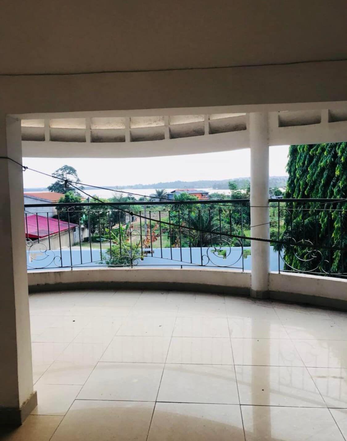 Vente d'une Maison / Villa de 10 pièce(s) à 280.000.000 FCFA : Abidjan-Bingerville (Bingerville )