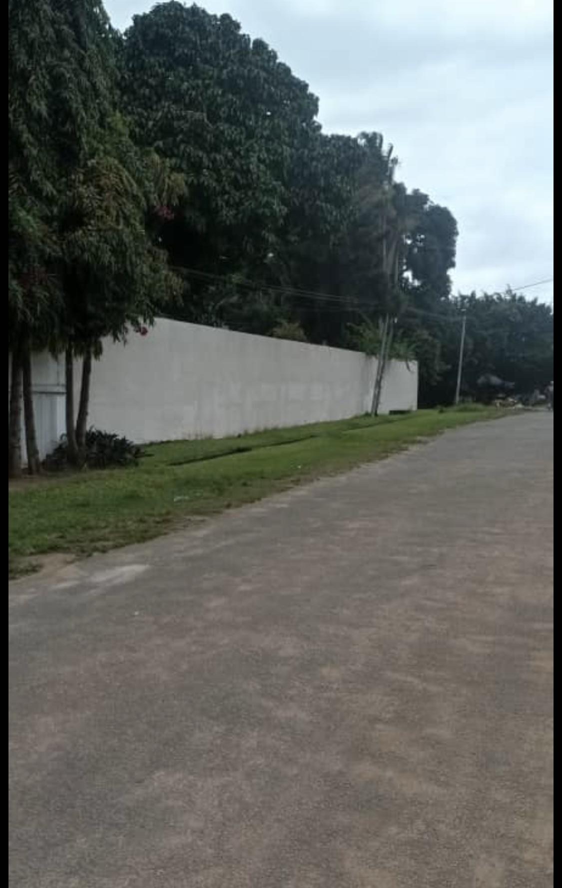 Vente d'une Maison / Villa de 6 pièce(s) à 950.000.000 FCFA : Abidjan-Cocody centre (Cocody DANGA )