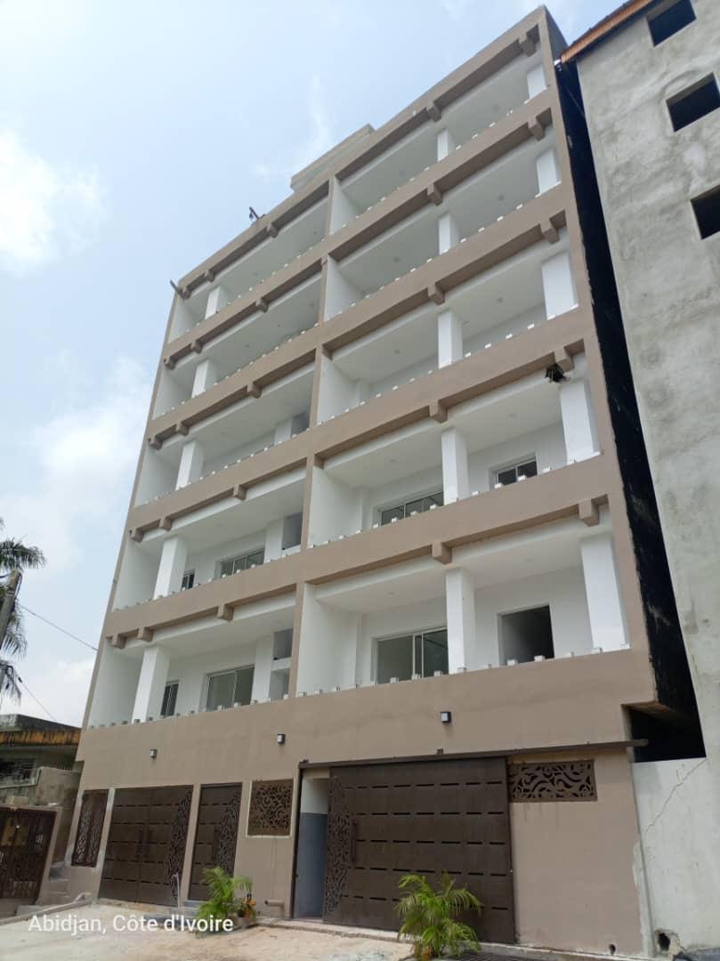 Vente d'un Immeuble : Abidjan-Cocody-2 Plateaux (Cocody vallon )