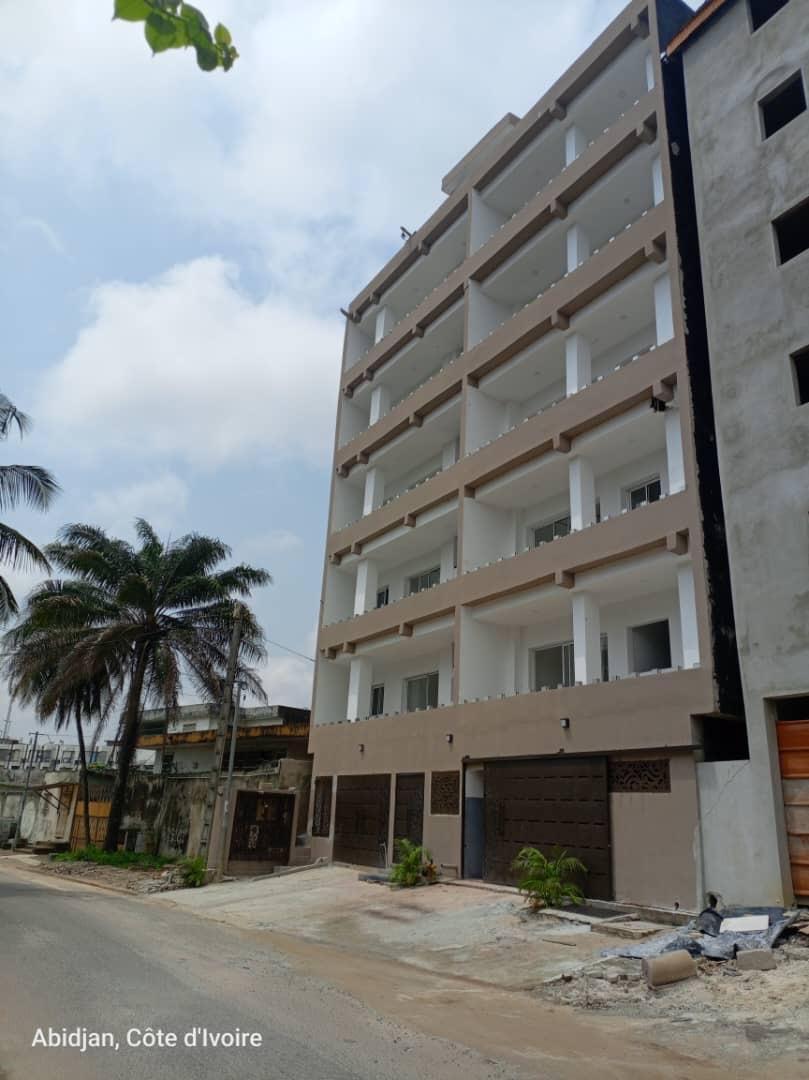 Vente d'un Immeuble à 2.500.000.000 FCFA  : Abidjan-Cocody-2 Plateaux (Cocody vallon )