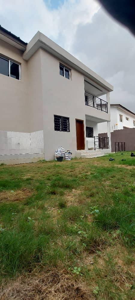 Location d'une Maison / Villa de 5 pièce(s) à 600.000 FCFA : Abidjan-Cocody-Riviera (FAYA JULES VERNE )