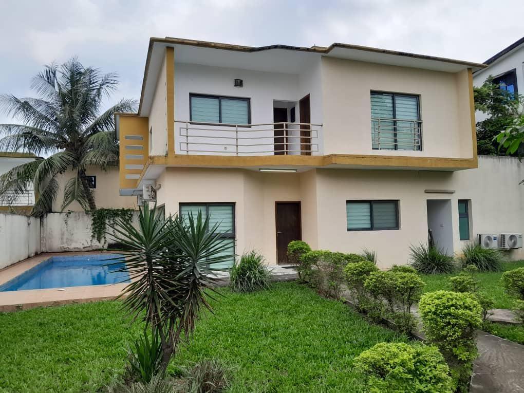 Location d'une Maison / Villa : Abidjan-Cocody-Riviera (RIVIERA MBADON)