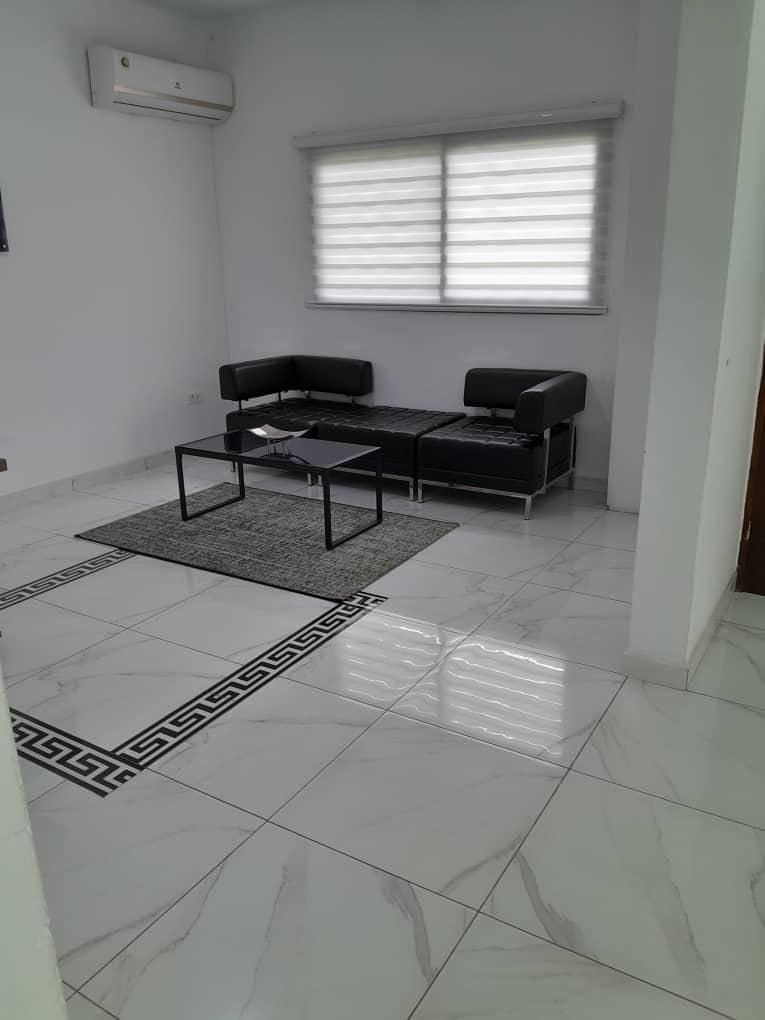 Location d'une Maison / Villa de 6 pièce(s) à 2.000.000 FCFA : Abidjan-Cocody-Riviera (RIVIERA MBADON)