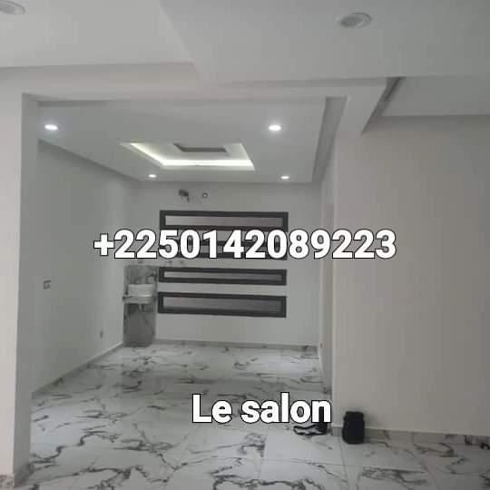 Vente d'une Maison / Villa de 7 pièce(s) à 200.000.000 FCFA : Abidjan-Cocody-Angré (Angré nouveau chu )