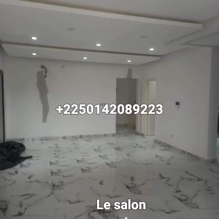 Vente d'une Maison / Villa de 7 pièce(s) à 200.000.000 FCFA : Abidjan-Cocody-Angré (Angré nouveau chu )