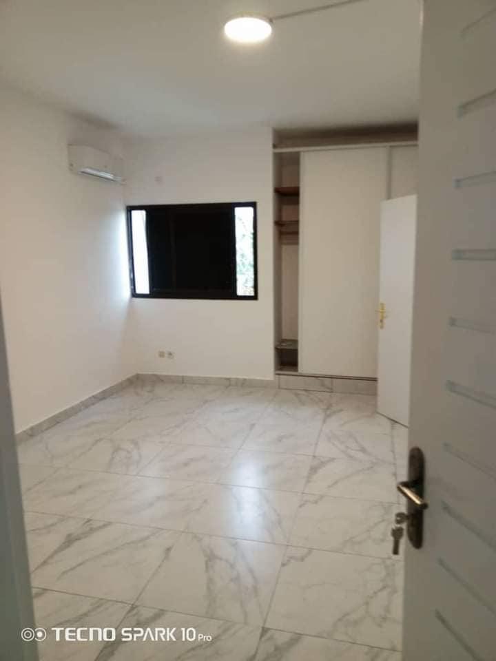 Location d'un Appartement de 3 pièce(s) à 1.000.000 FCFA : Abidjan-Marcory (ZONE 4)