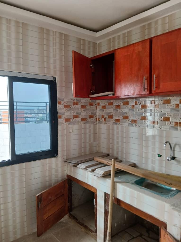 Location d'un Appartement de 3 pièce(s) à 300.000 FCFA : Abidjan-Cocody-Angré (Angré nouveau chu )