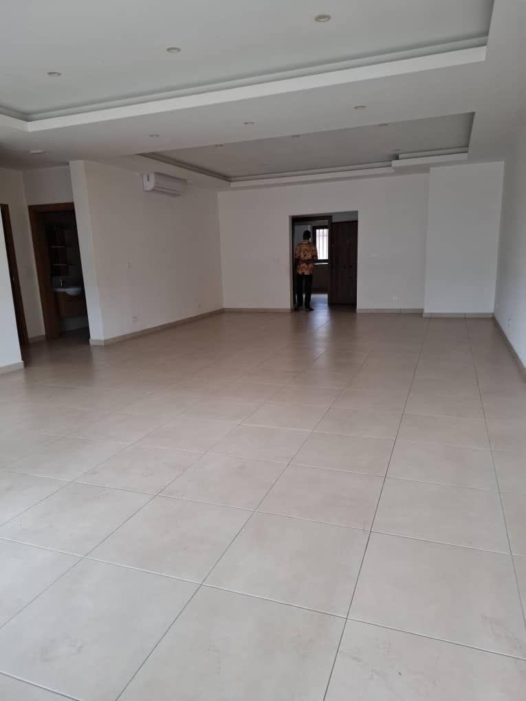 Location d'un Appartement de 4 pièce(s) à 1.500.000 FCFA : Abidjan-Marcory (MARCORY ZONE 4)