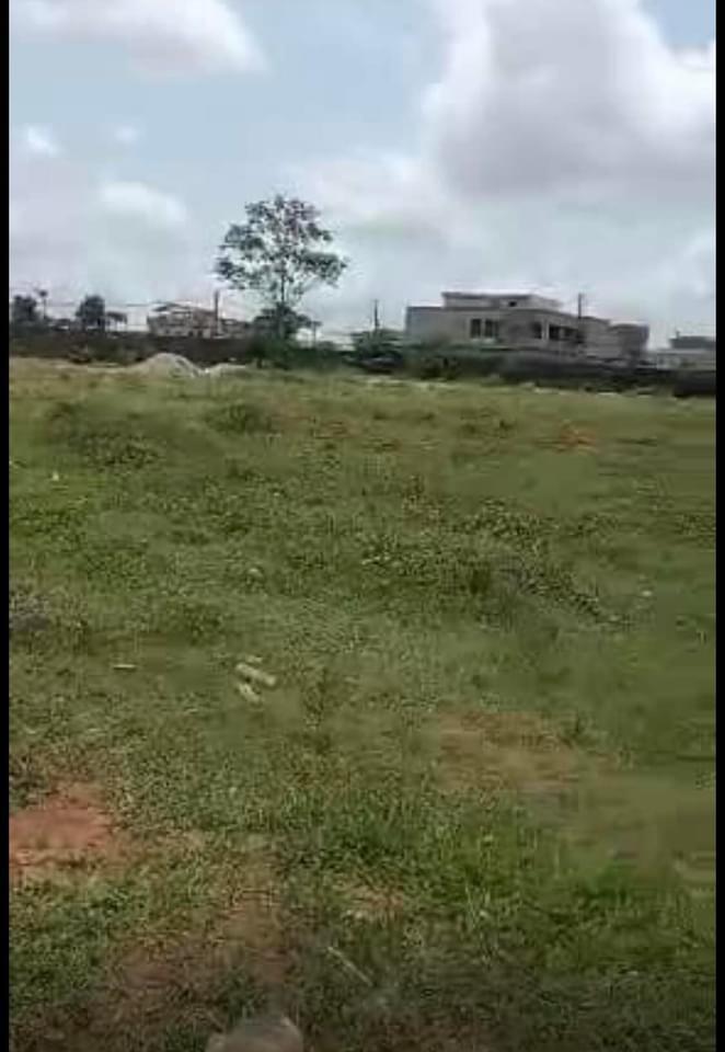 Vente d'un Terrain à 300.000 FCFA  : Abidjan-Cocody-Angré (Angre Y4 )