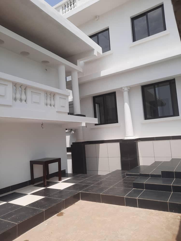 Vente d'un Hôtel à 920.000.000 FCFA  : Abidjan-Yopougon (Niangon )