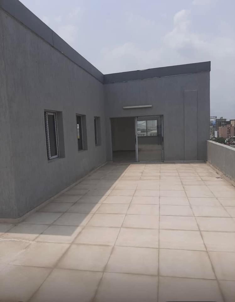 Vente d'un Immeuble à 1.800.000.000 FCFA  : Abidjan-Treichville (Treichville )