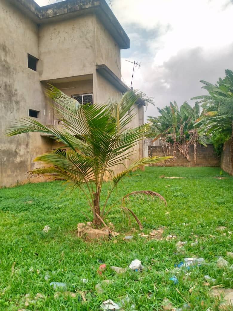 Vente d'une Maison / Villa de 6 pièce(s) à 200.000.000 FCFA : Abidjan-Cocody-Riviera (cocody riviera bonoumin)