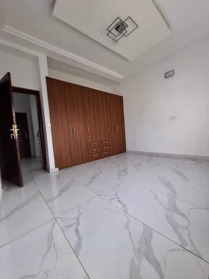 Vente d'une Maison / Villa de 5 pièce(s) à 160.000.000 FCFA : Abidjan-Cocody-Riviera (RIVIERA FAYA )