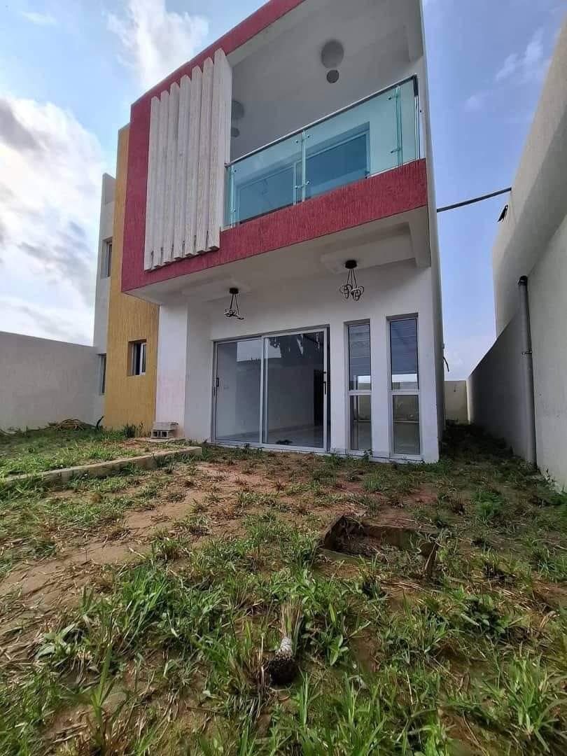 Vente d'une Maison / Villa de 5 pièce(s) à 160.000.000 FCFA : Abidjan-Cocody-Riviera (RIVIERA FAYA )