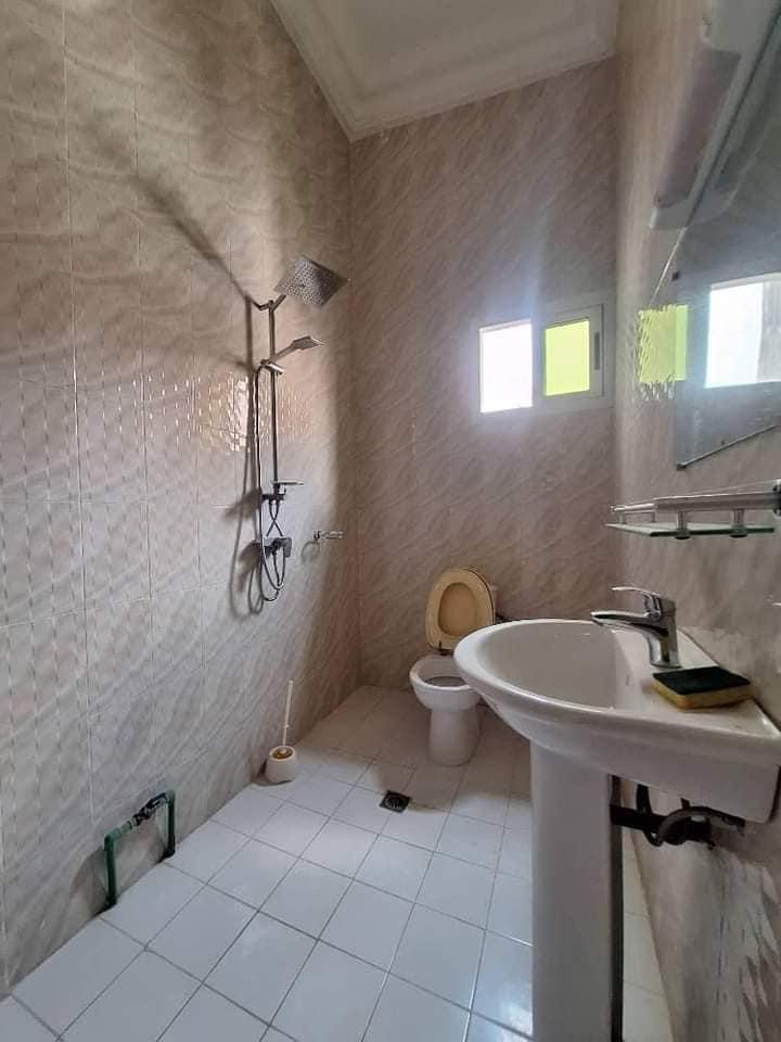 Vente d'une Maison / Villa de 8 pièce(s) à 170.000.000 FCFA : Abidjan-Cocody-Angré (COCODY ANGRE GROUPEMEN T 4000)