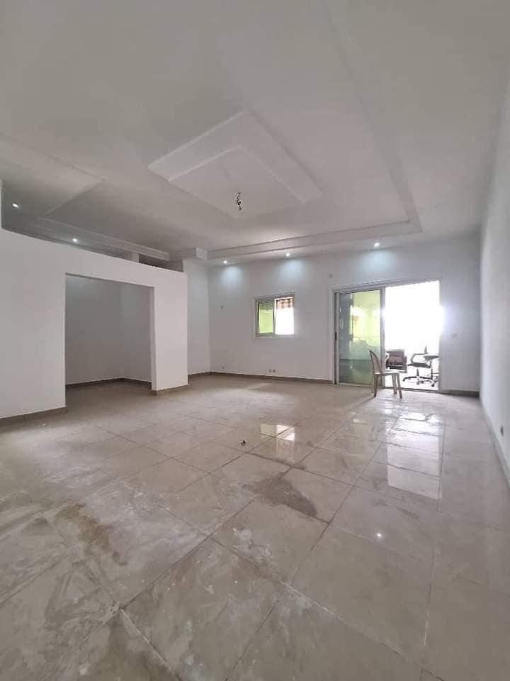 Vente d'une Maison / Villa de 8 pièce(s) à 170.000.000 FCFA : Abidjan-Cocody-Angré (COCODY ANGRE GROUPEMEN T 4000)