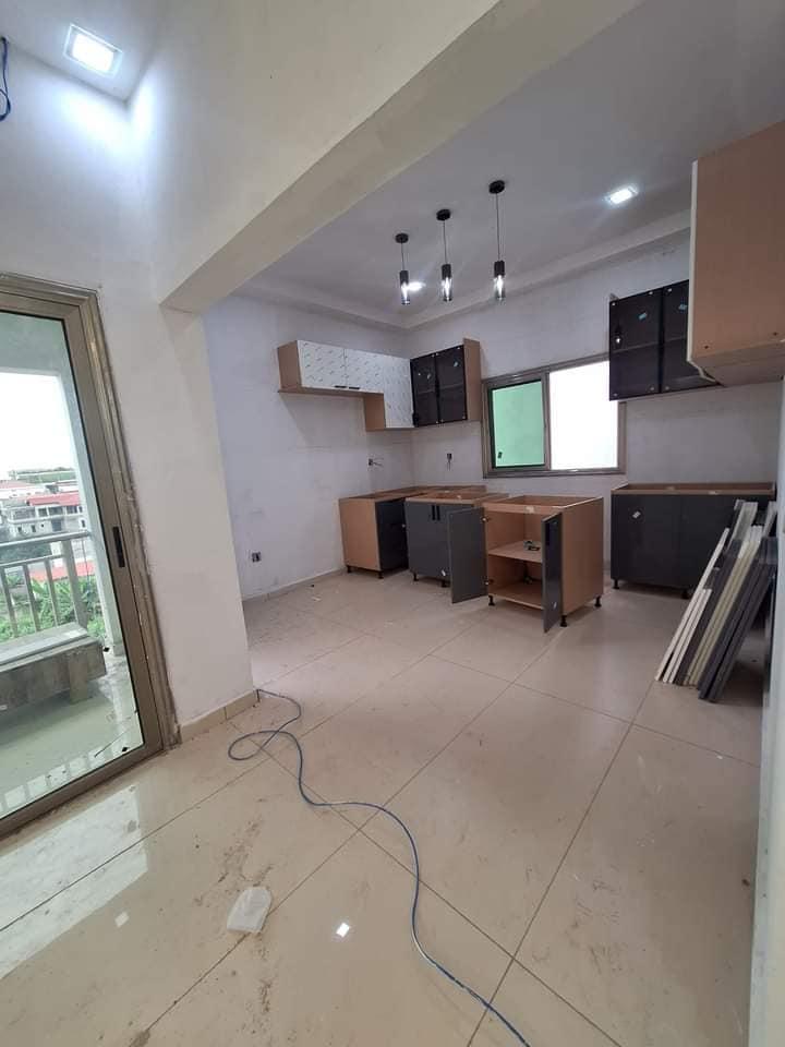 Vente d'une Maison / Villa de 7 pièce(s) à 170.000.000 FCFA : Abidjan-Cocody-Riviera (FEH KESSE CITE ORIBART)