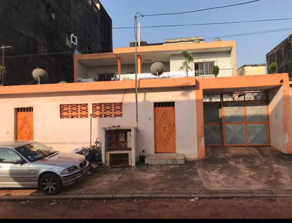 Vente d'une Maison / Villa : Abidjan-Yopougon (Ananeaie )