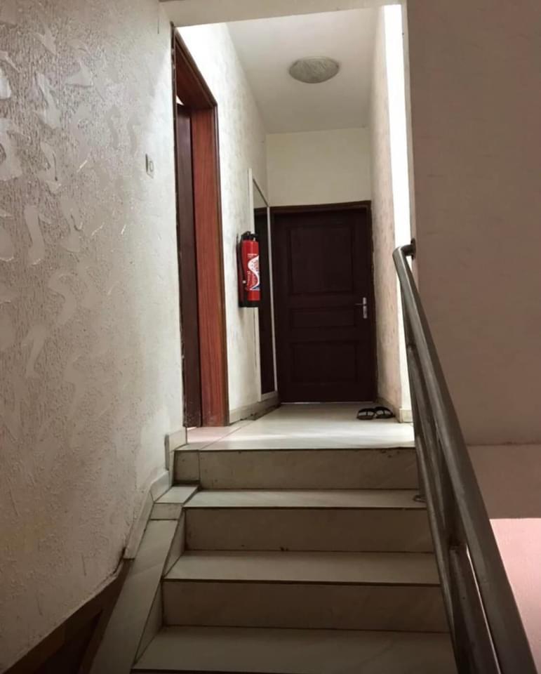 Vente d'une Maison / Villa de 7 pièce(s) à 80.000.000 FCFA : Abidjan-Yopougon (Ananeaie )